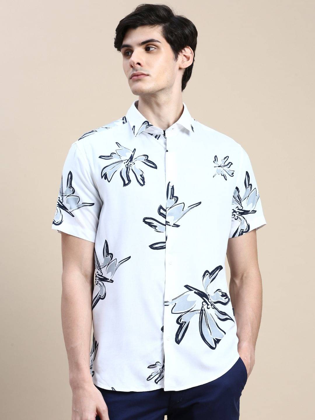 Showoff Cotton Blend Regular Fit Printed Half Sleeves Men's Casual Shirt - White ( Pack of 1 ) Showoff Cotton Blend Regular Fit Printed Half Sleeves Men's Casual Shirt - White ( Pack of 1 )