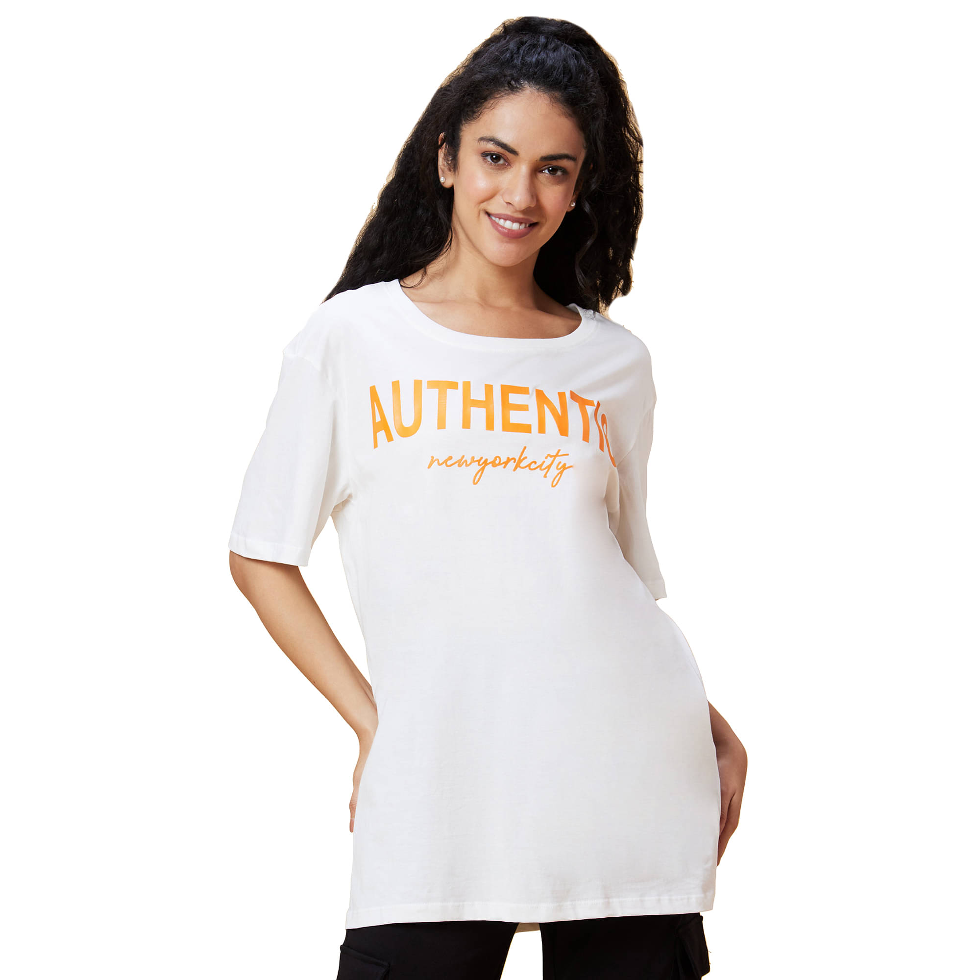     			Globus - White Cotton Slim Fit Women's T-Shirt ( Pack of 1 )