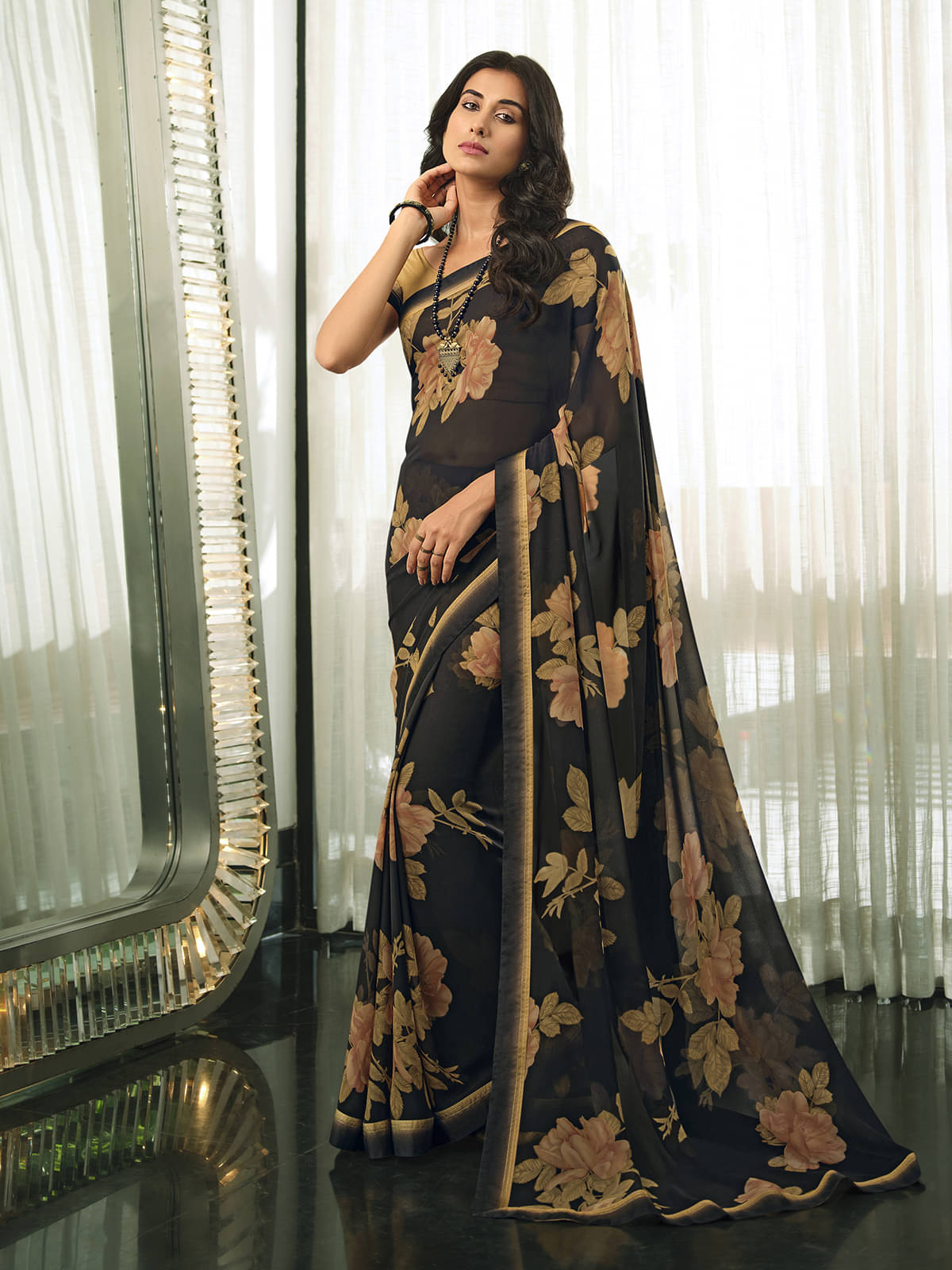 BLEESBURY Georgette Printed Saree With Unstitched Blouse Piece ( Black ) BLEESBURY Georgette Printed Saree With Unstitched Blouse Piece ( Black )