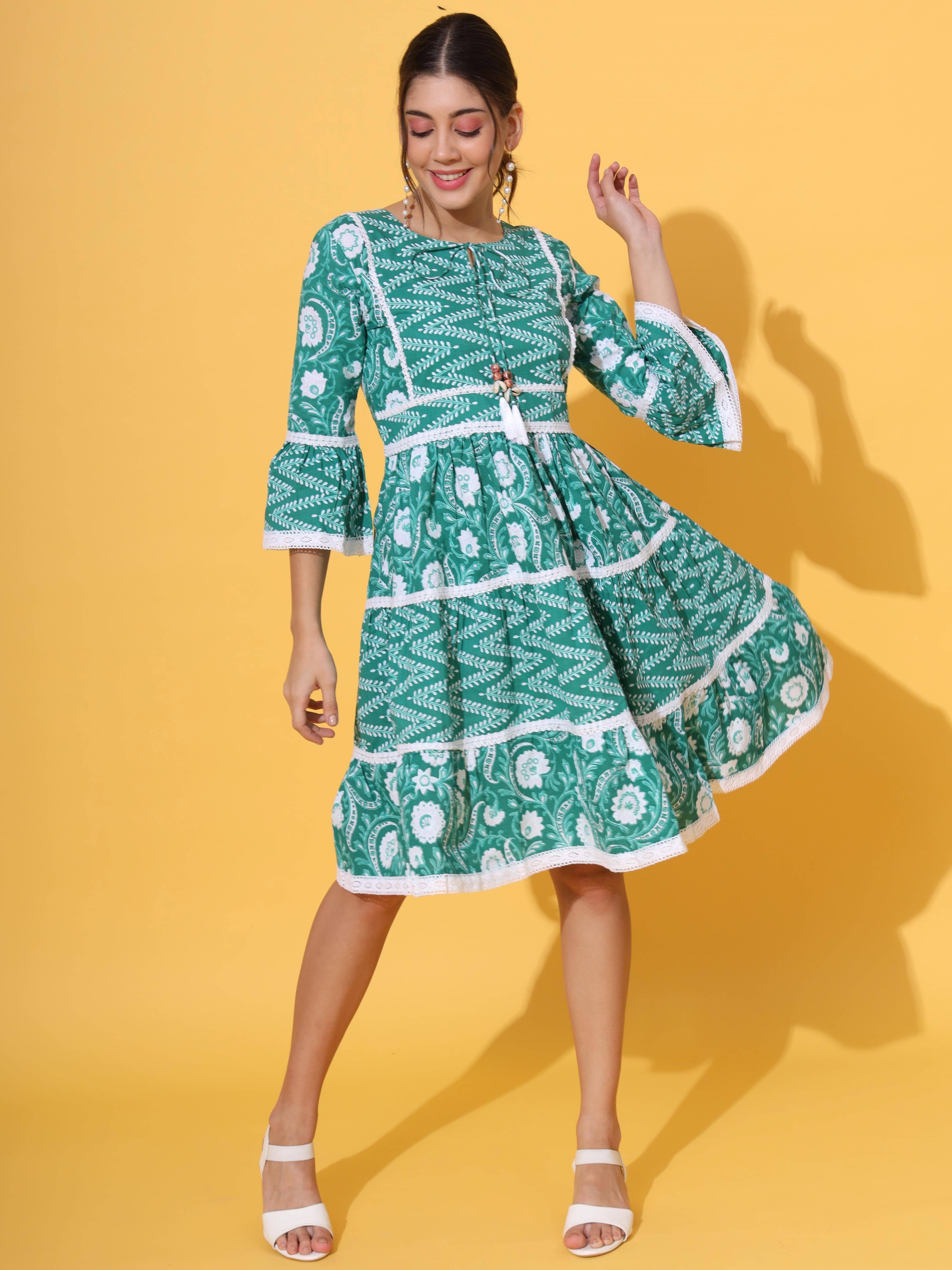     			Vbuyz Women Cotton Printed Fit & Flare Dress ( Green )