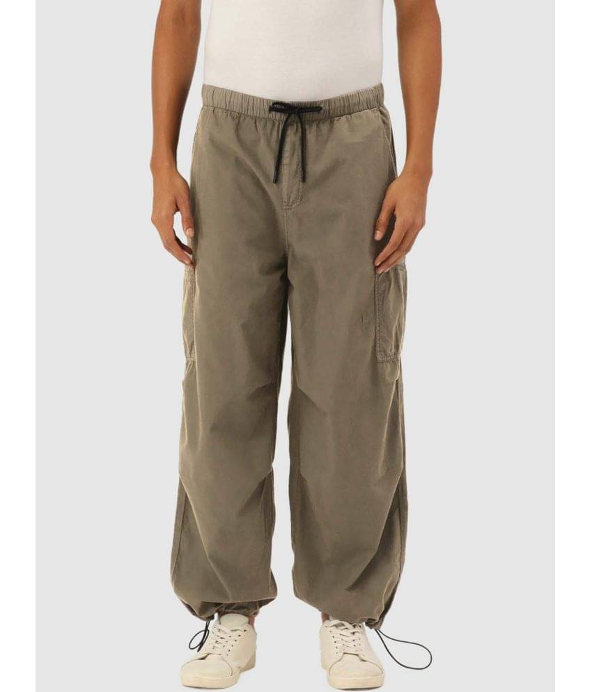     			Bene Kleed Men Parachute Fit Pure Cotton Cargos