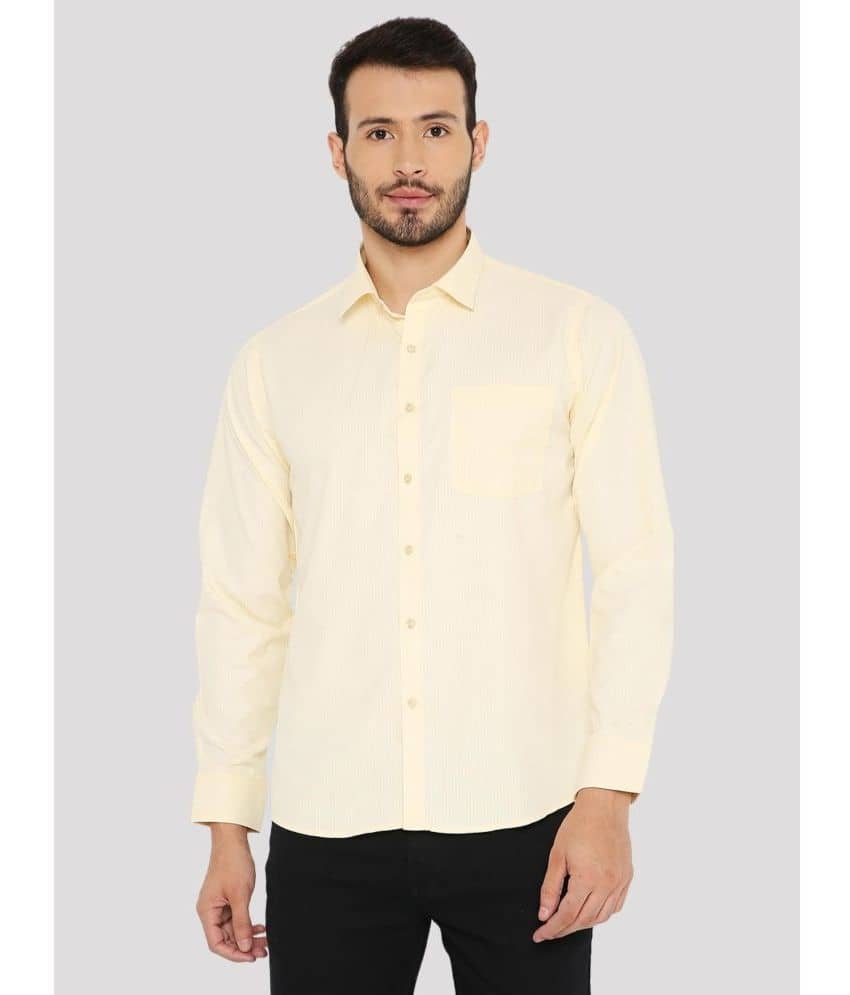 Maharaja Cotton Blend Slim Fit Checks Full Sleeves Men's Casual Shirt - Cream ( Pack of 1 )