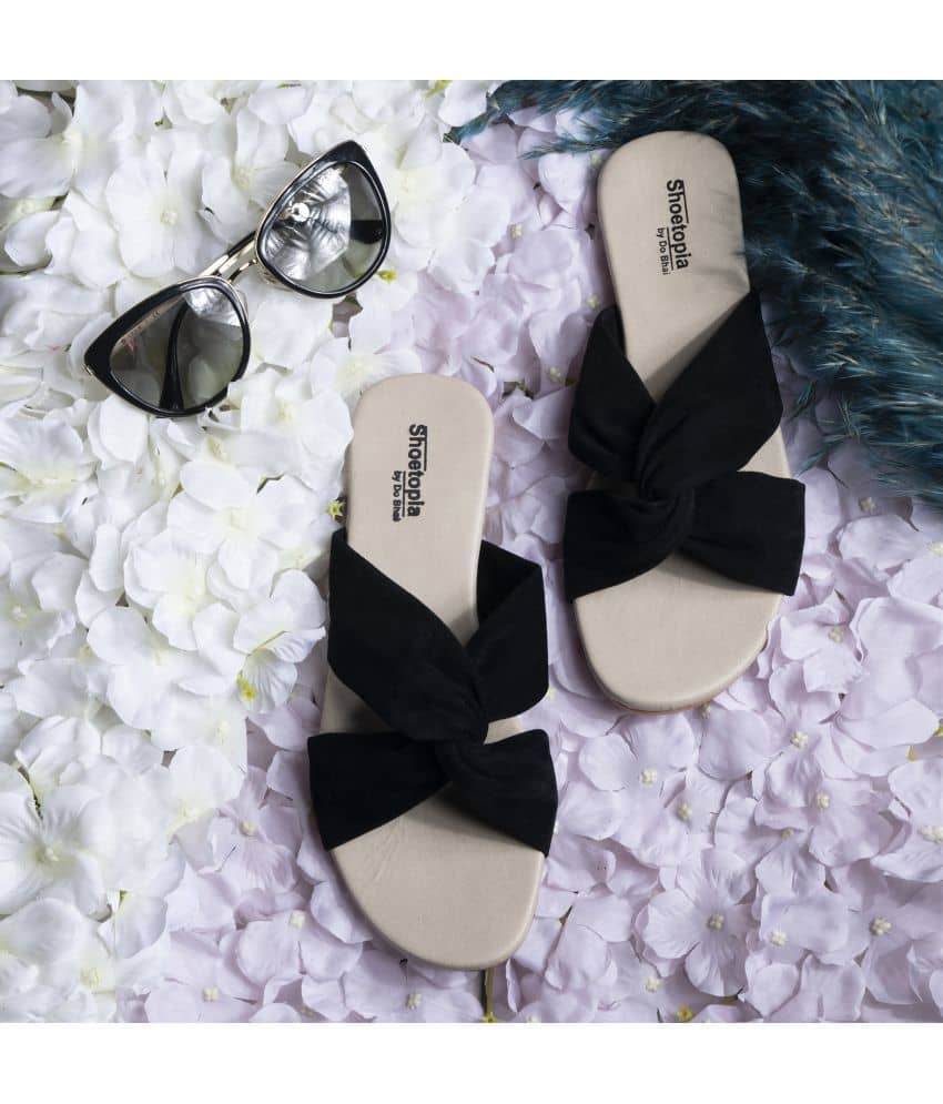 Shoetopia Girls Black Flats