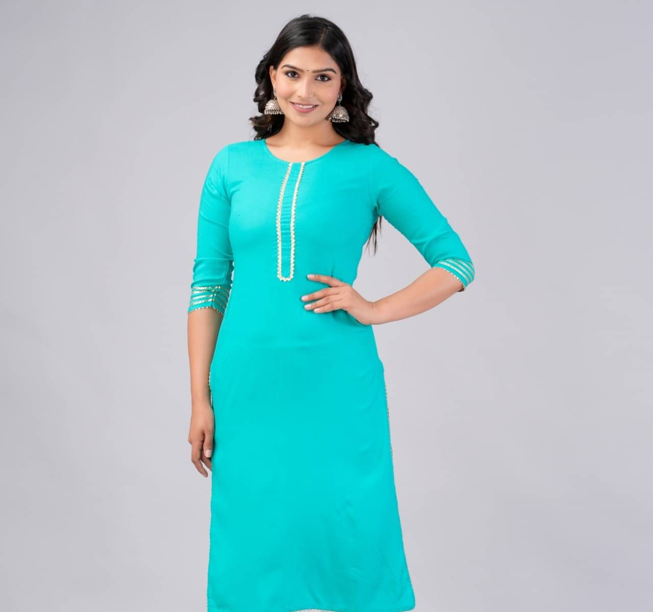     			MAUKA Rayon Solid Straight Women's Kurti - Turquoise ( Pack of 1 )