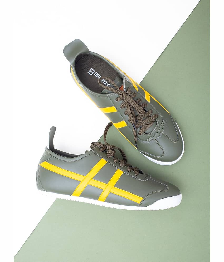 Big Fox White Men's Sneakers - Casual Shoes | Buy online on ZillyBuy
