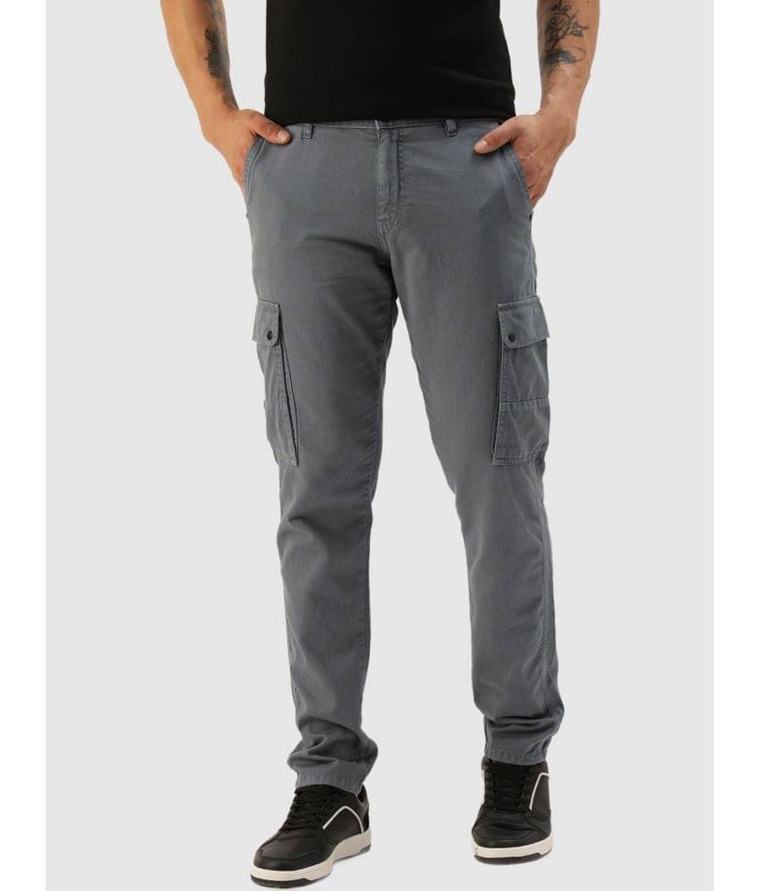     			IVOC Men Solid Slim Fit Cargos Trousers