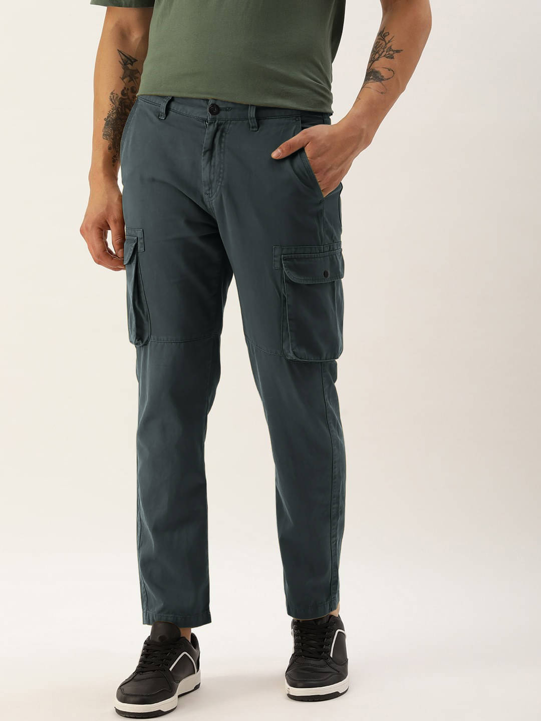     			IVOC Men Regular Fit Mid-Rise Pure Cotton Cargos Trousers