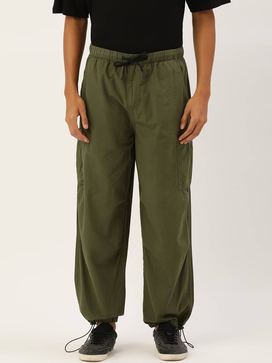     			Bene Kleed Men Mid Rise Parachute Fit Pure cotton Cargos Trouser