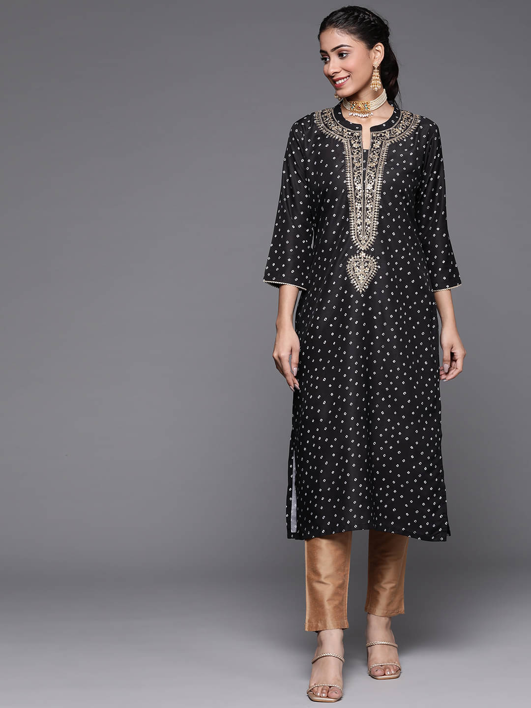 Varanga Polyester Printed Straight Women's Kurti - Black ( Pack of 1 ) Varanga Polyester Printed Straight Women's Kurti - Black ( Pack of 1 )