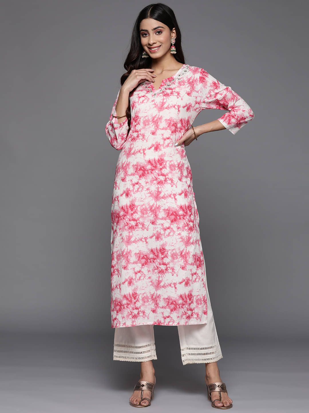     			Varanga Cotton Dyed Straight Women's Kurti - Pink ( Pack of 1 )