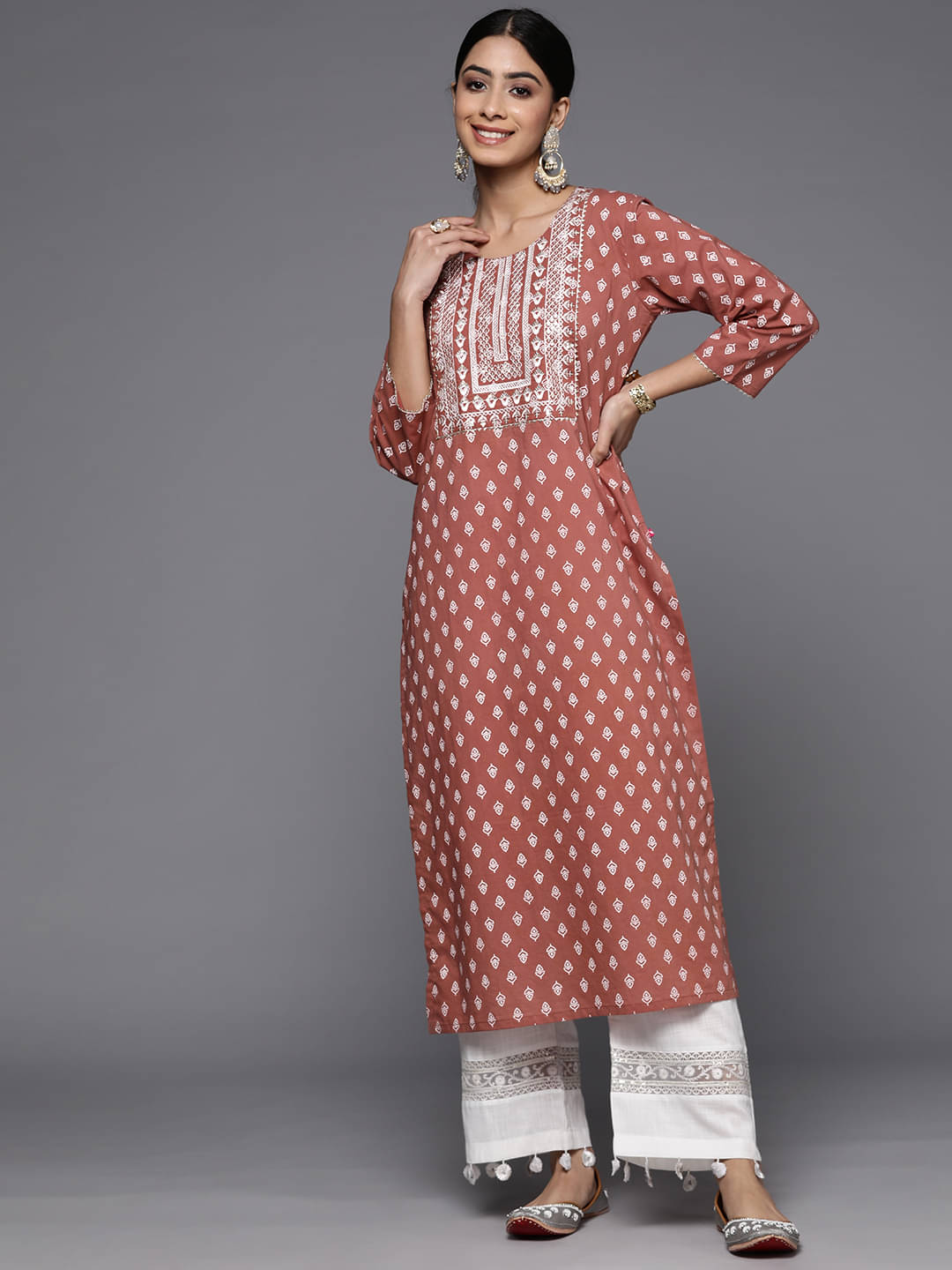     			Varanga Cotton Embroidered Straight Women's Kurti - Rust ( Pack of 1 )