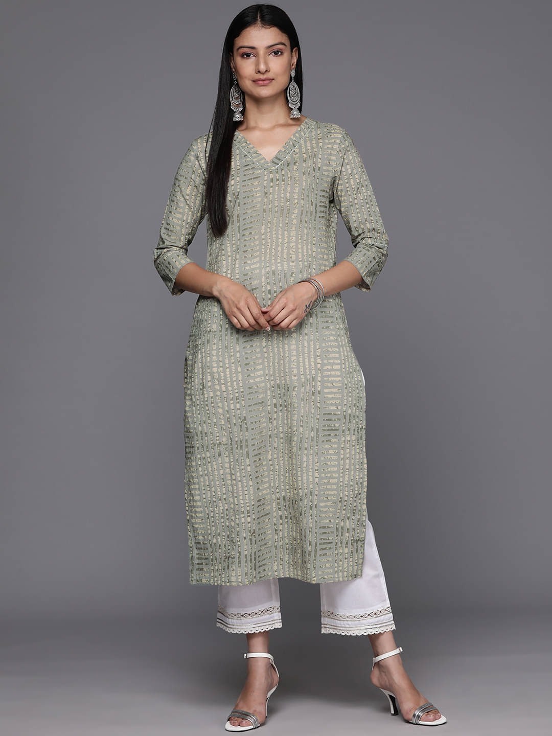     			Varanga Cotton Striped Straight Women's Kurti - Grey ( Pack of 1 )