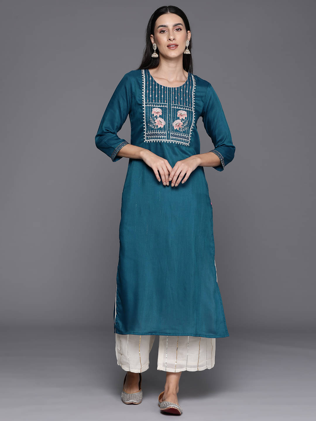     			Varanga Viscose Embroidered Straight Women's Kurti - Blue ( Pack of 1 )