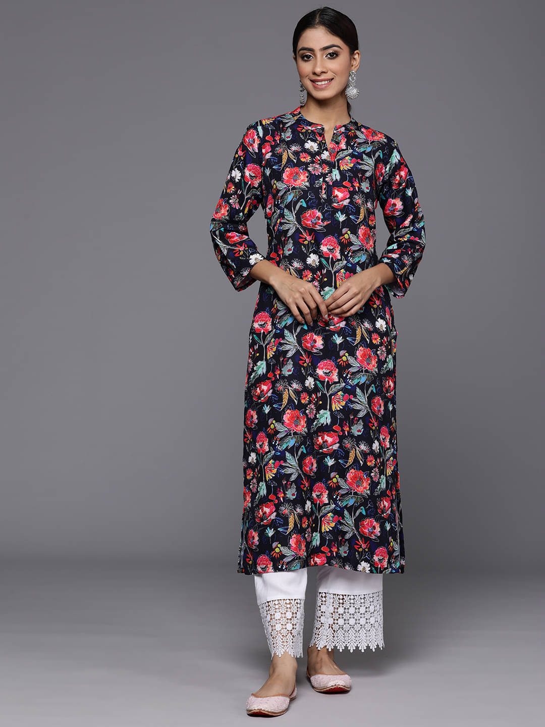 Varanga Viscose Printed Straight Women's Kurti - Navy Blue ( Pack of 1 )     			Varanga Viscose Printed Straight Women's Kurti - Navy Blue ( Pack of 1 )