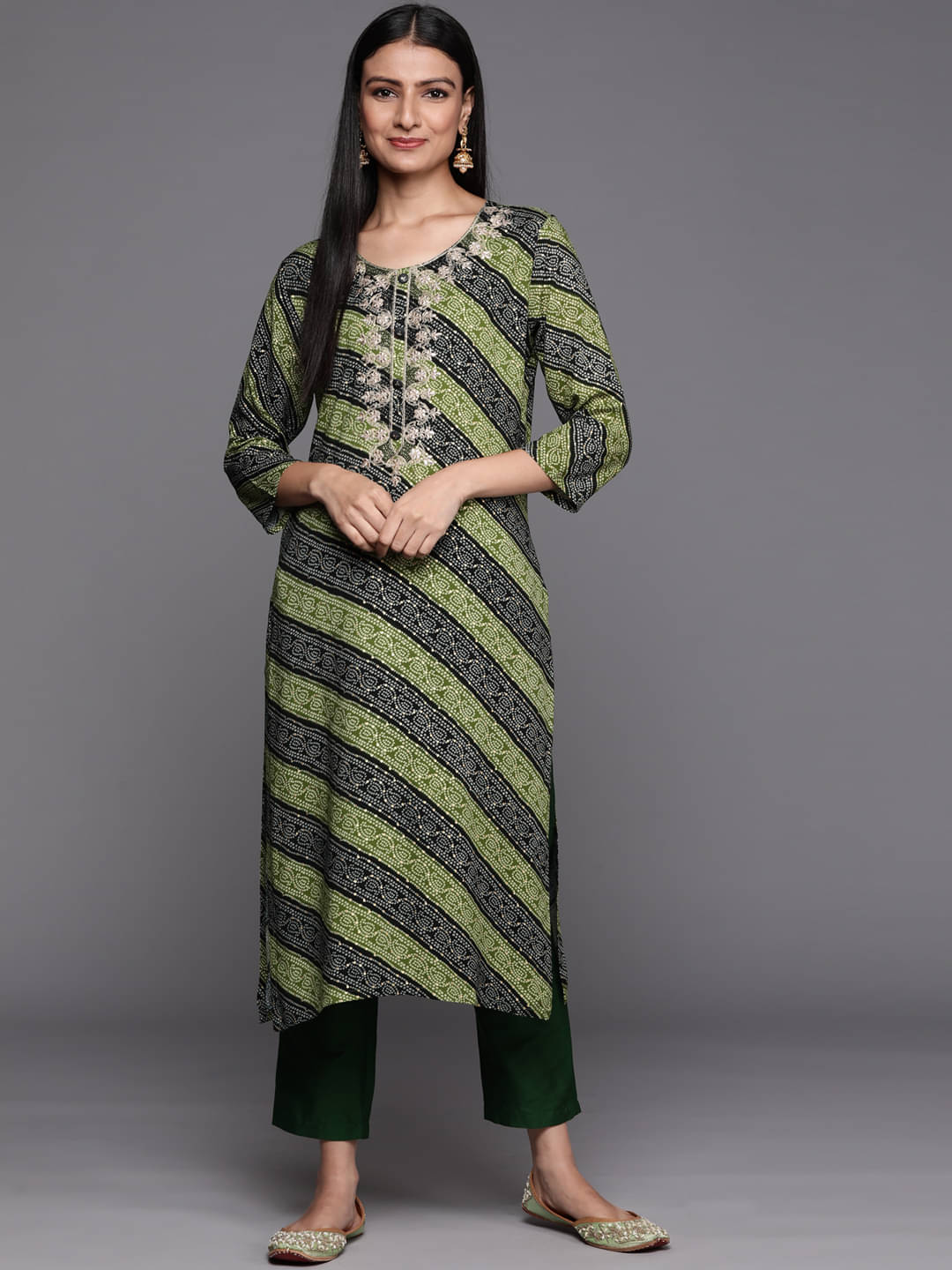     			Varanga Viscose Printed Straight Women's Kurti - Green ( Pack of 1 )