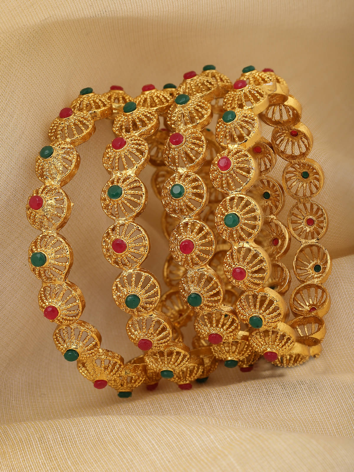 Sukkhi Red Bangle Set ( Pack of 4 ) Sukkhi Red Bangle Set ( Pack of 4 )