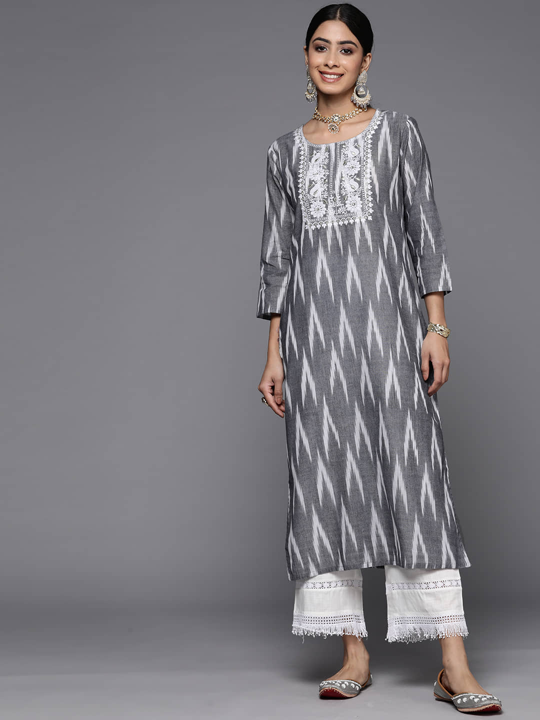 Varanga Cotton Printed Straight Women's Kurti - Grey ( Pack of 1 ) - Kurtis, Tunics | Buy online on ZillyBuy