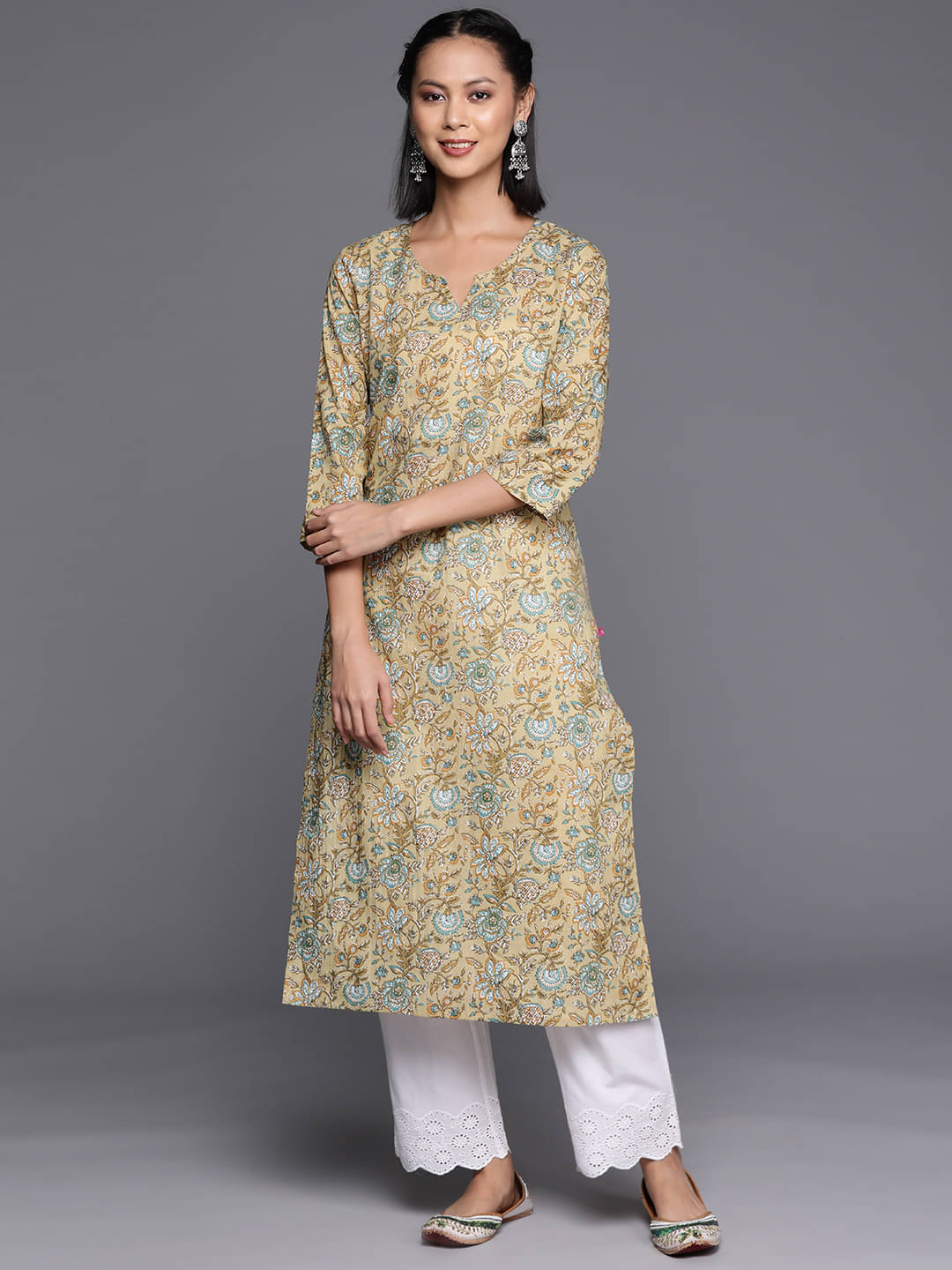 Varanga Cotton Printed Straight Women's Kurti - Yellow ( Pack of 1 ) Varanga Cotton Printed Straight Women's Kurti - Yellow ( Pack of 1 )