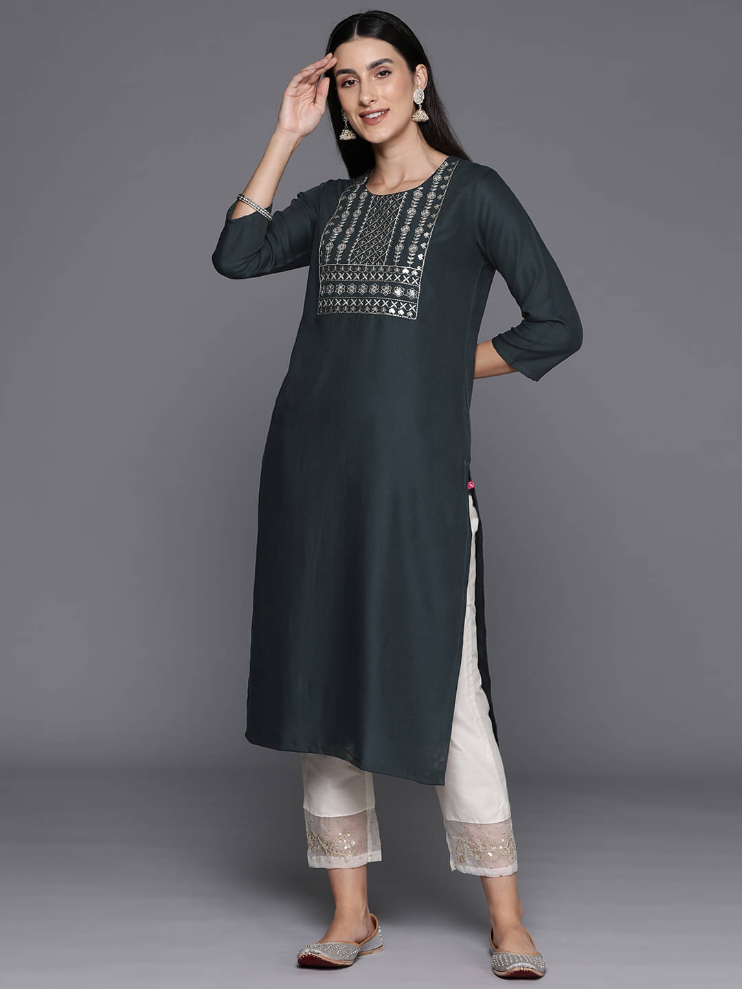     			Varanga Viscose Embroidered Straight Women's Kurti - Grey ( Pack of 1 )