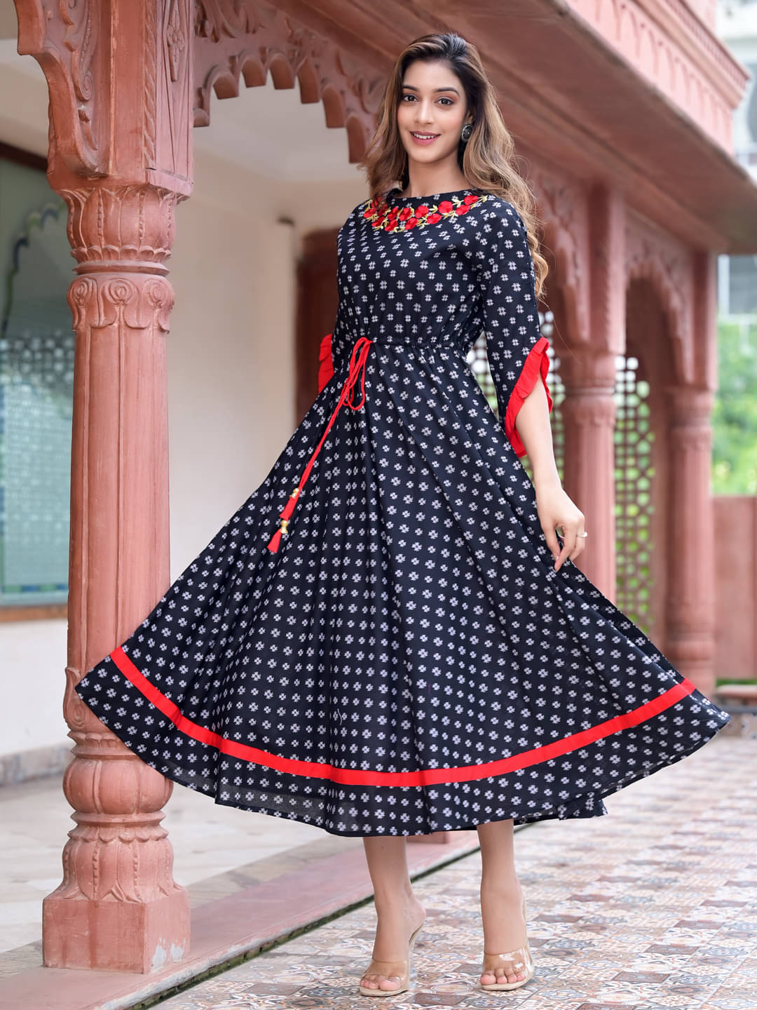     			Yash Gallery Cotton Printed Anarkali Women's Kurti - Black ( Pack of 1 )