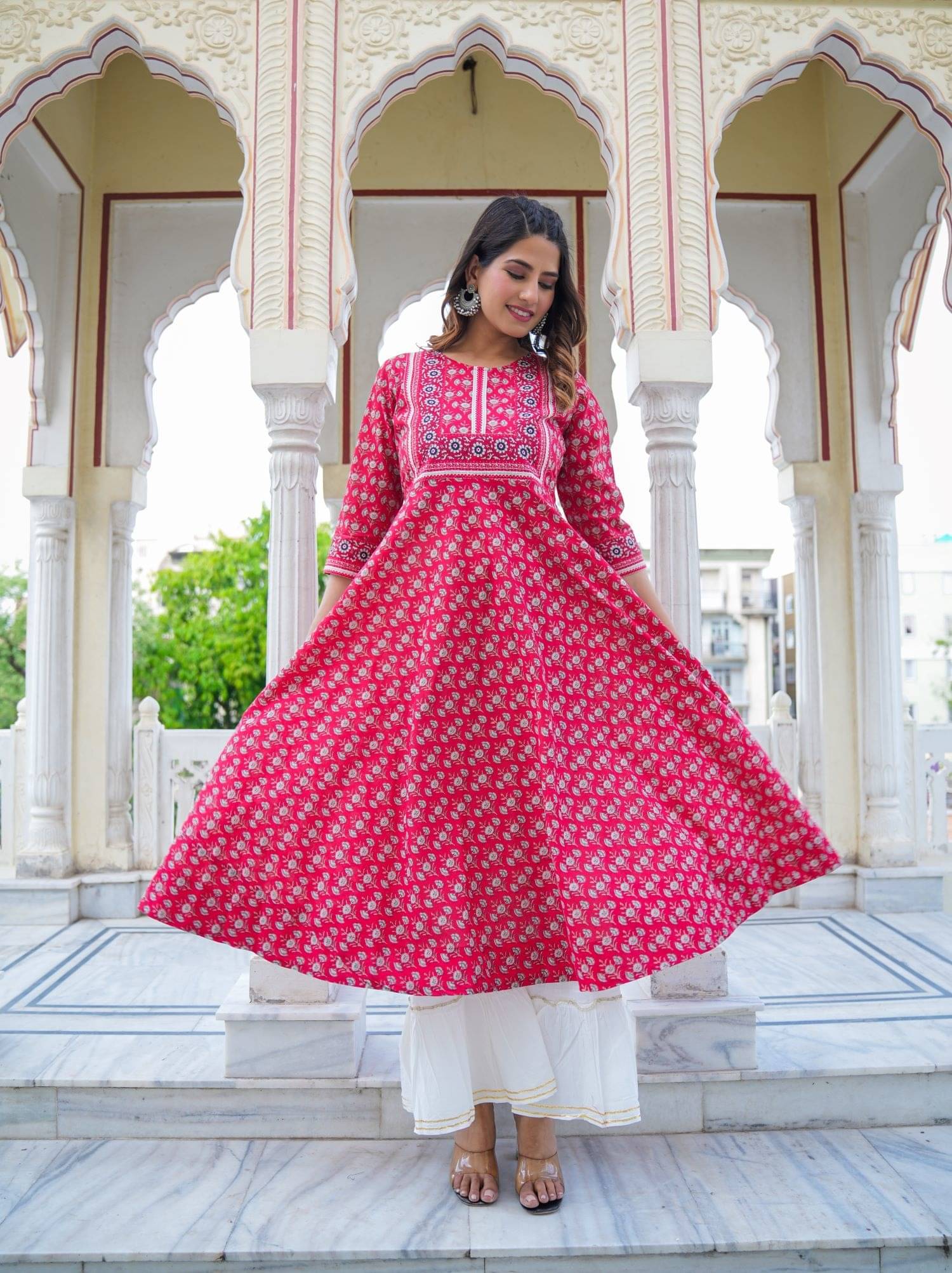     			Yash Gallery Rayon Printed Anarkali Women's Kurti - Red ( Pack of 1 )