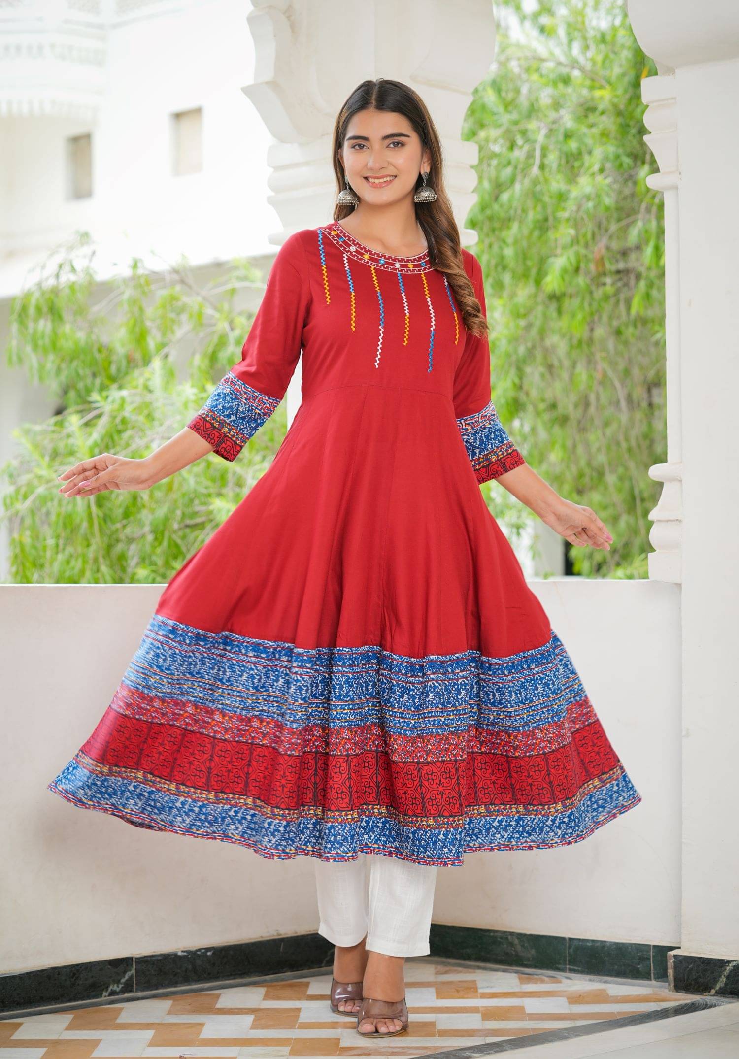 Yash Gallery Rayon Solid Anarkali Women's Kurti - Maroon ( Pack of 1 ) Yash Gallery Rayon Solid Anarkali Women's Kurti - Maroon ( Pack of 1 )