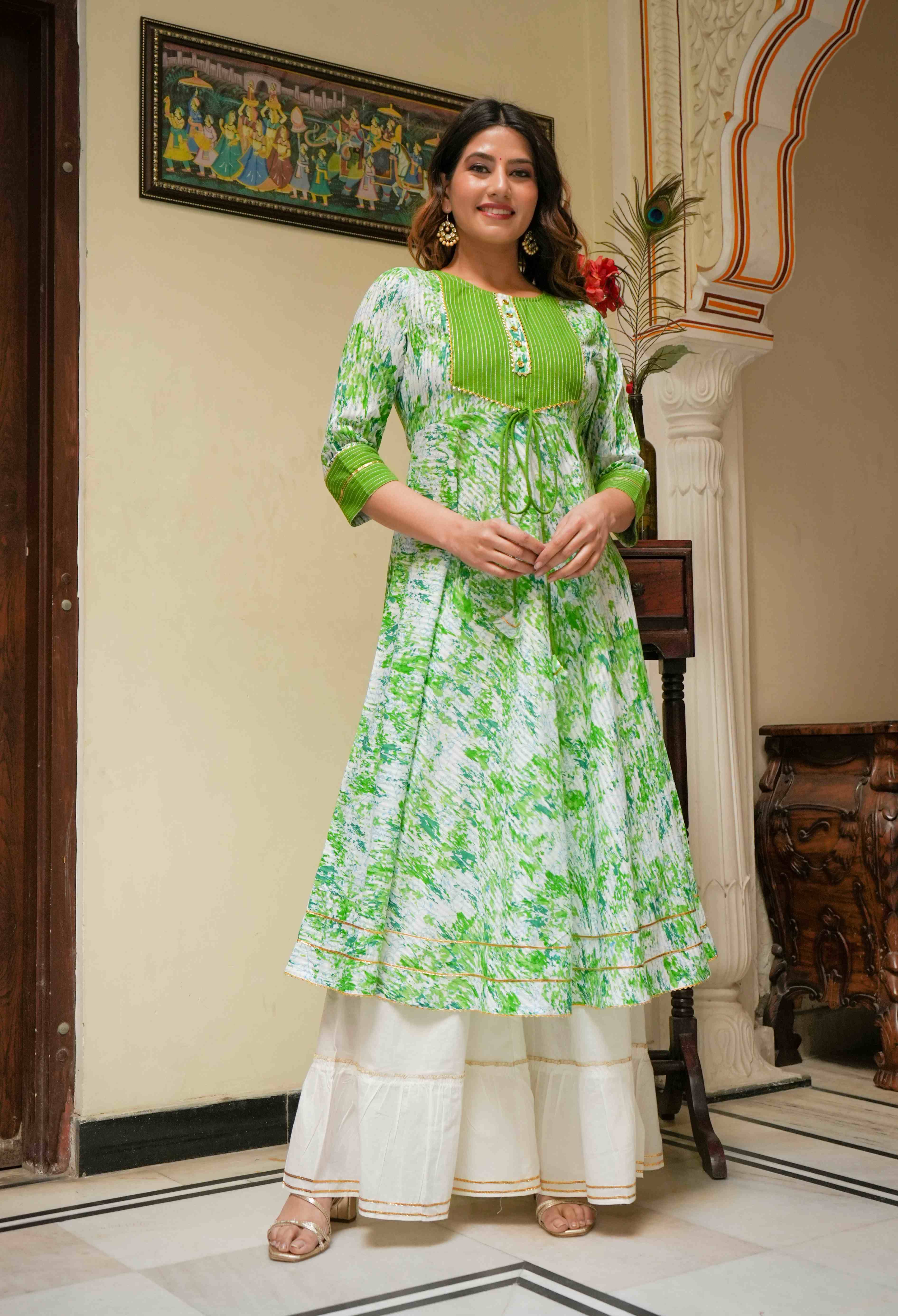 Yash Gallery Viscose Printed Anarkali Women's Kurti - Green ( Pack of 1 ) Yash Gallery Viscose Printed Anarkali Women's Kurti - Green ( Pack of 1 )