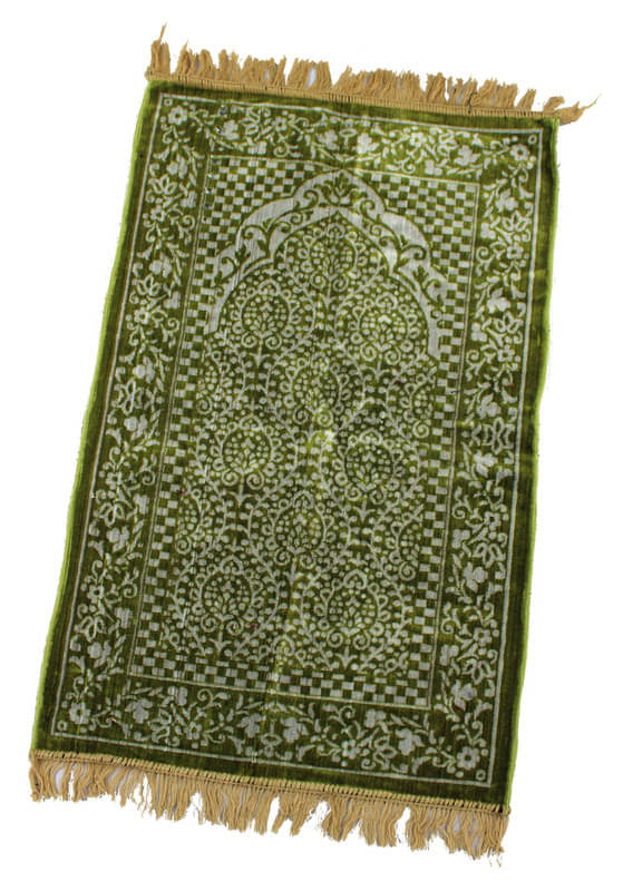 ADIRNY Green Single Regular Velvet Prayer Mat ( 110 X 70 cm ) ADIRNY Green Single Regular Velvet Prayer Mat ( 110 X 70 cm )