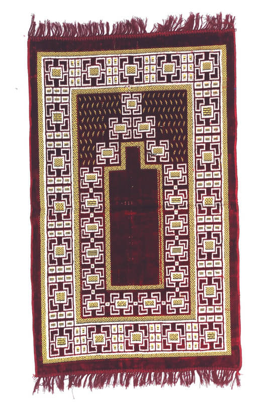     			ADIRNY Maroon Single Regular Velvet Prayer Mat ( 110 X 70 cm )