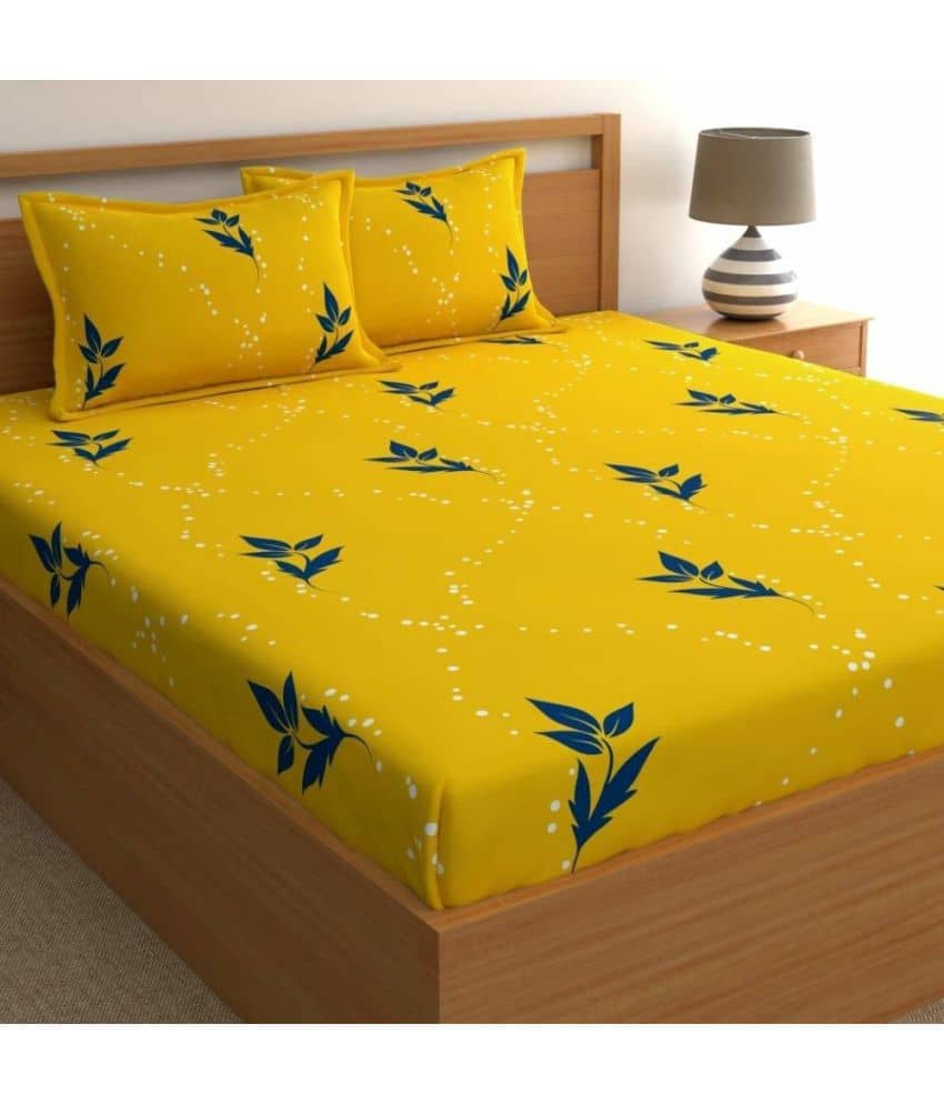 Decent Home Cotton Horizontal Striped 1 Bedsheet with 2 Pillow Covers - Gold