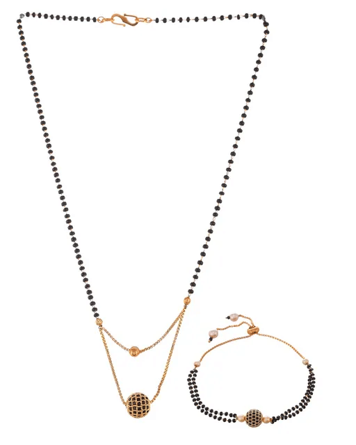 PUJVI Golden Alloy Necklace Set ( Pack of 1 )