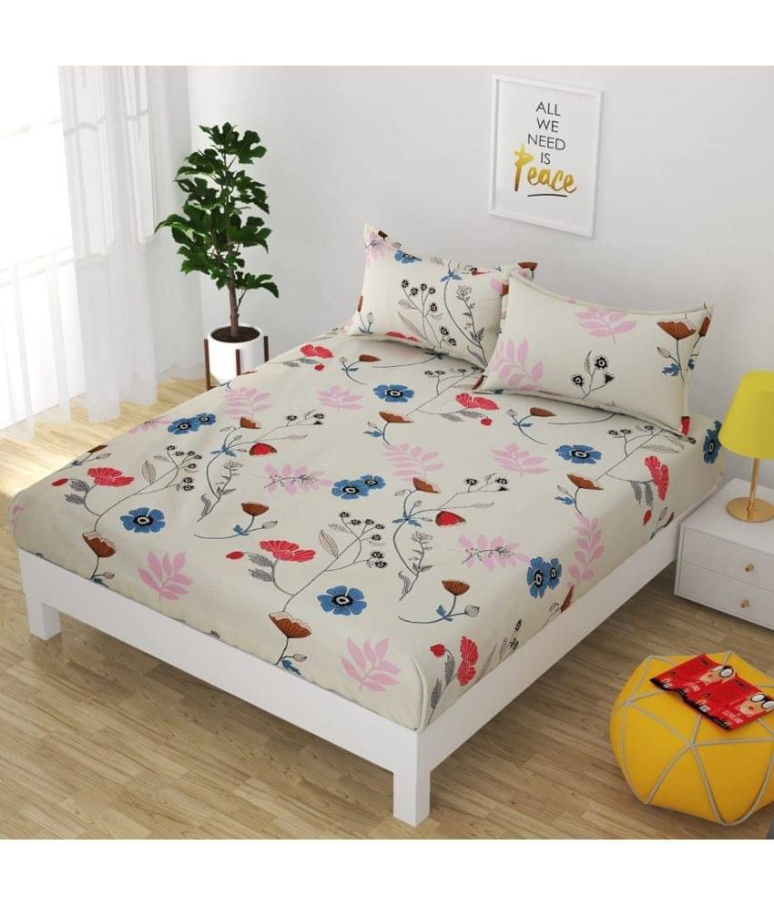     			Nirwana Decor Microfibre Abstract 1 Bedsheet with 2 Pillow Covers - Red