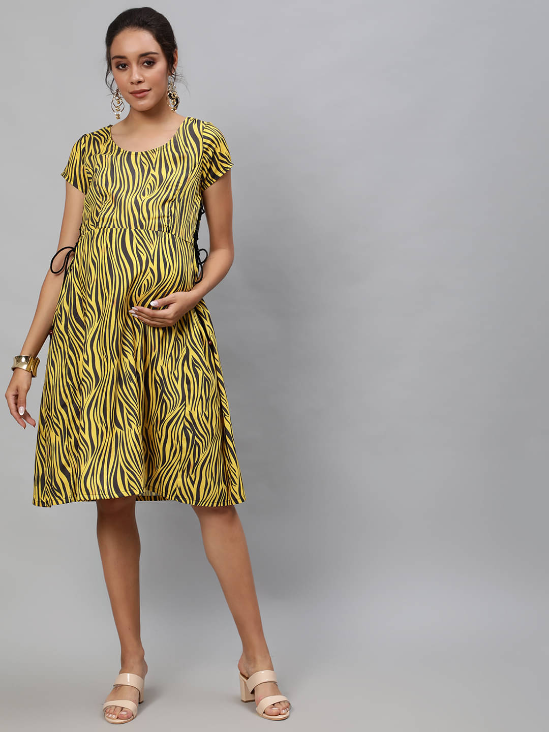     			Antaran - Yellow Cotton Women's Maternity Dress ( Pack of 1 )