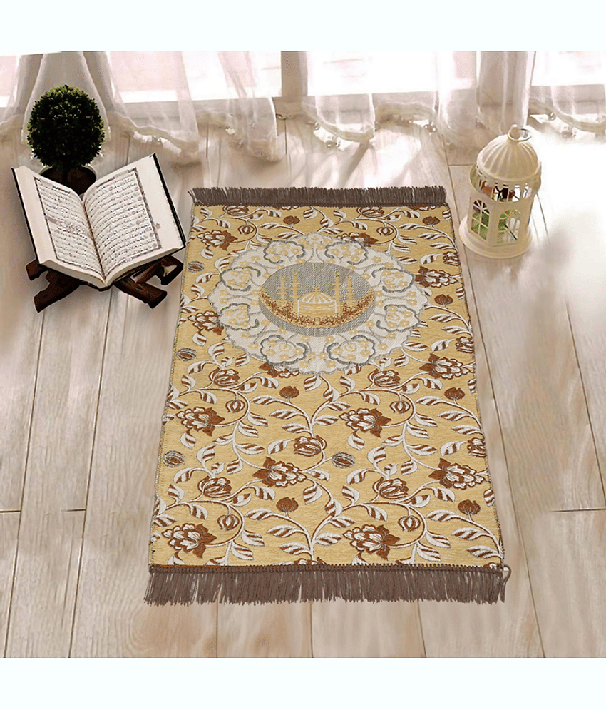 FURNISHING HUT Brown Single Anti-skid Velvet Prayer Mat ( 106 X 68 cm )