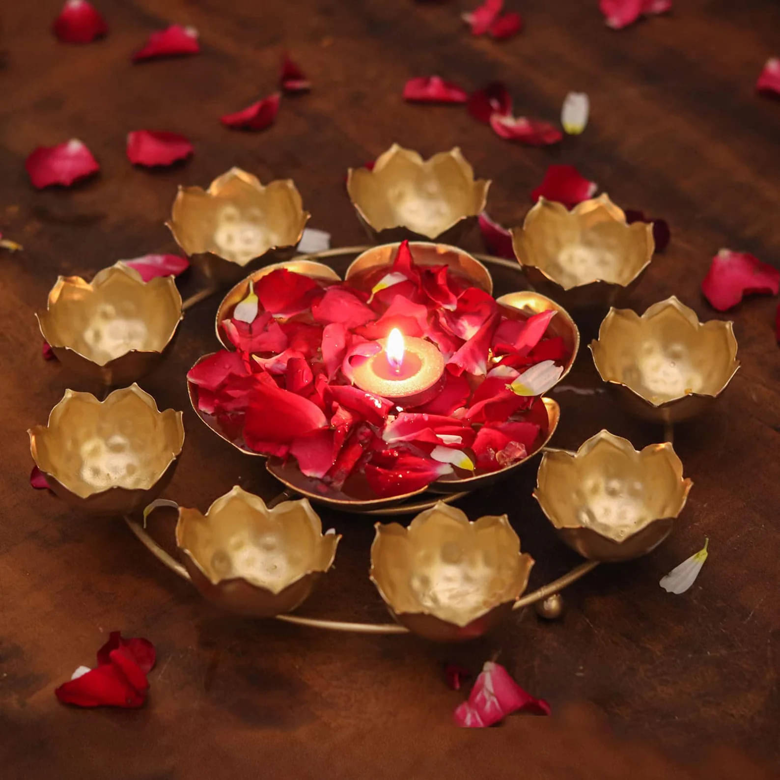     			METAL MESTERY Gold Table Top Metal Tea Light Holder - Pack of 1