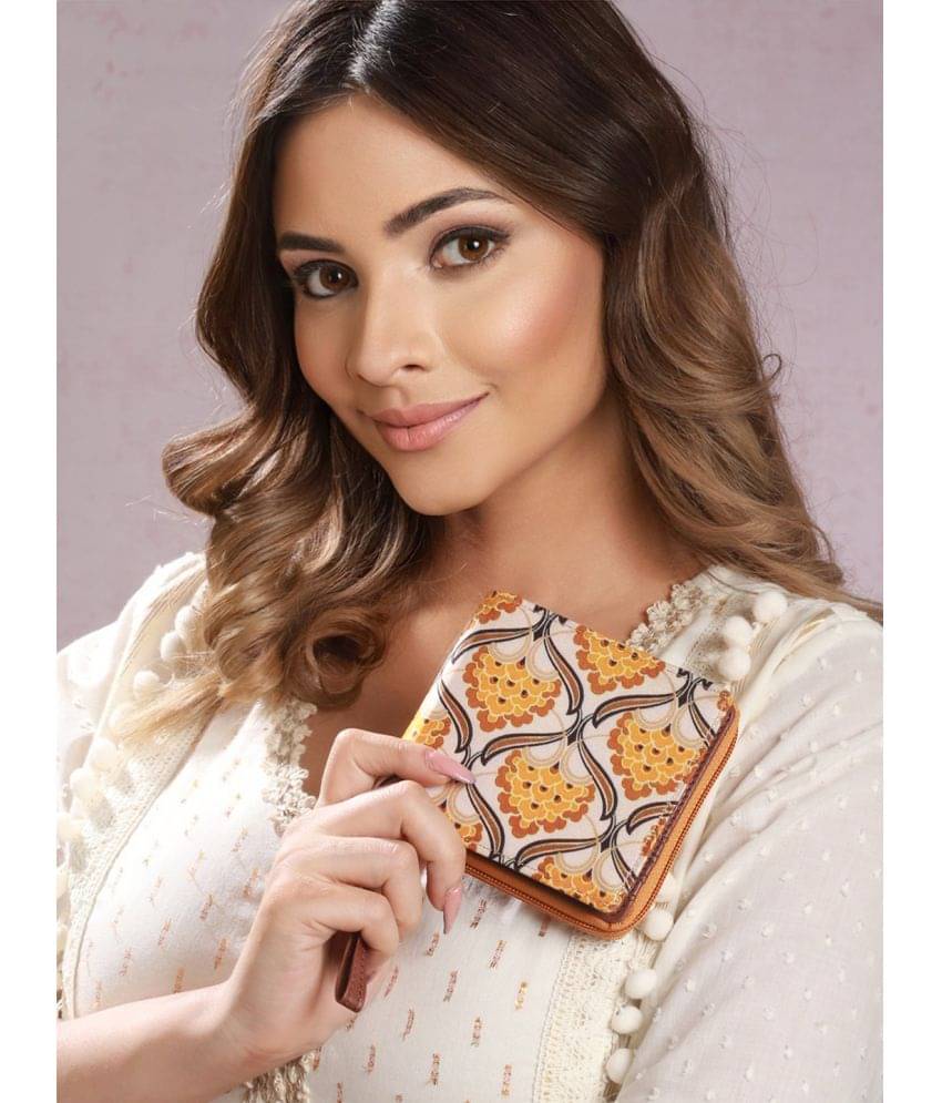     			Priyassi Fabric Yellow Women's Regular Wallet ( Pack of 1 )