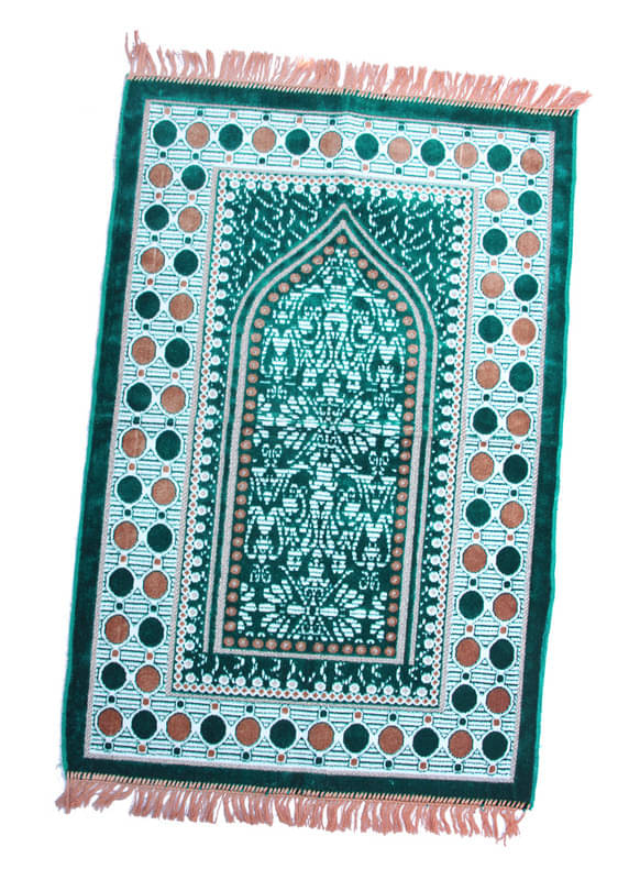ADIRNY Green Single Regular Velvet Prayer Mat ( 110 X 70 cm ) ADIRNY Green Single Regular Velvet Prayer Mat ( 110 X 70 cm )