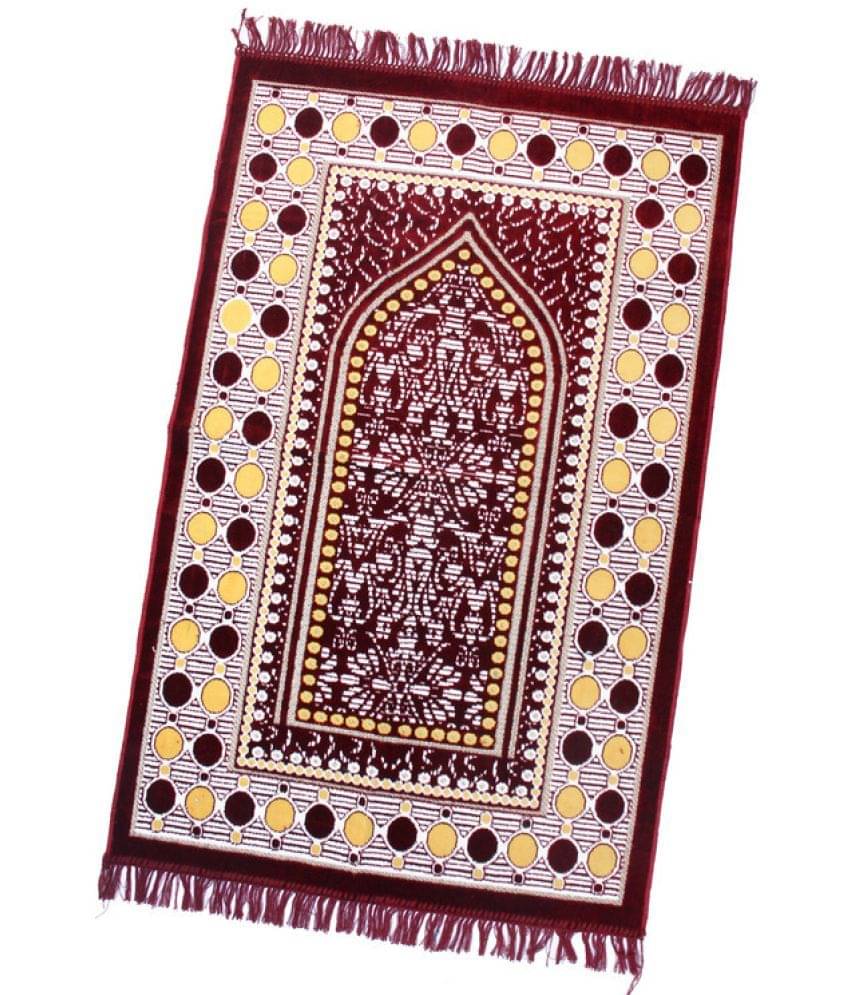 ADIRNY Maroon Single Regular Velvet Prayer Mat ( 110 X 70 cm ) ADIRNY Maroon Single Regular Velvet Prayer Mat ( 110 X 70 cm )