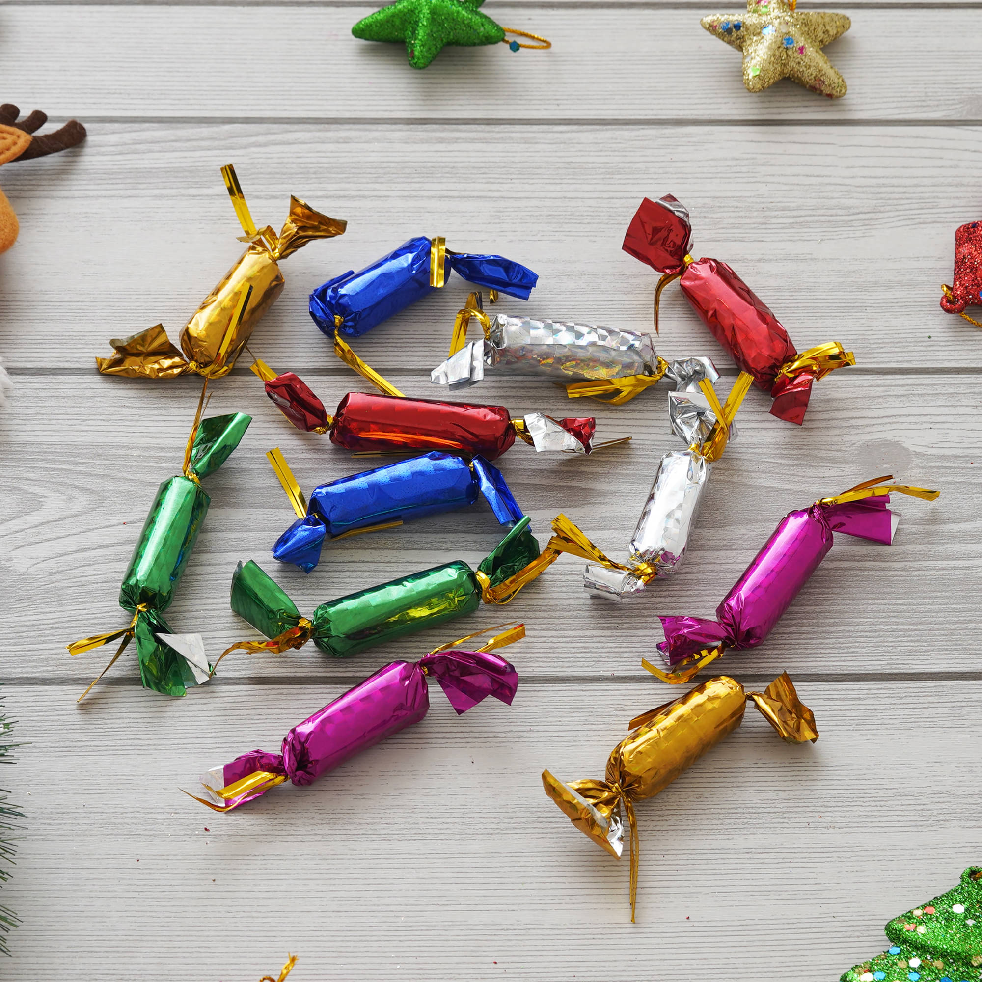     			eCraftIndia Red & Green 12 Pieces Small Chocolates Christmas Tree Hanging Ornaments