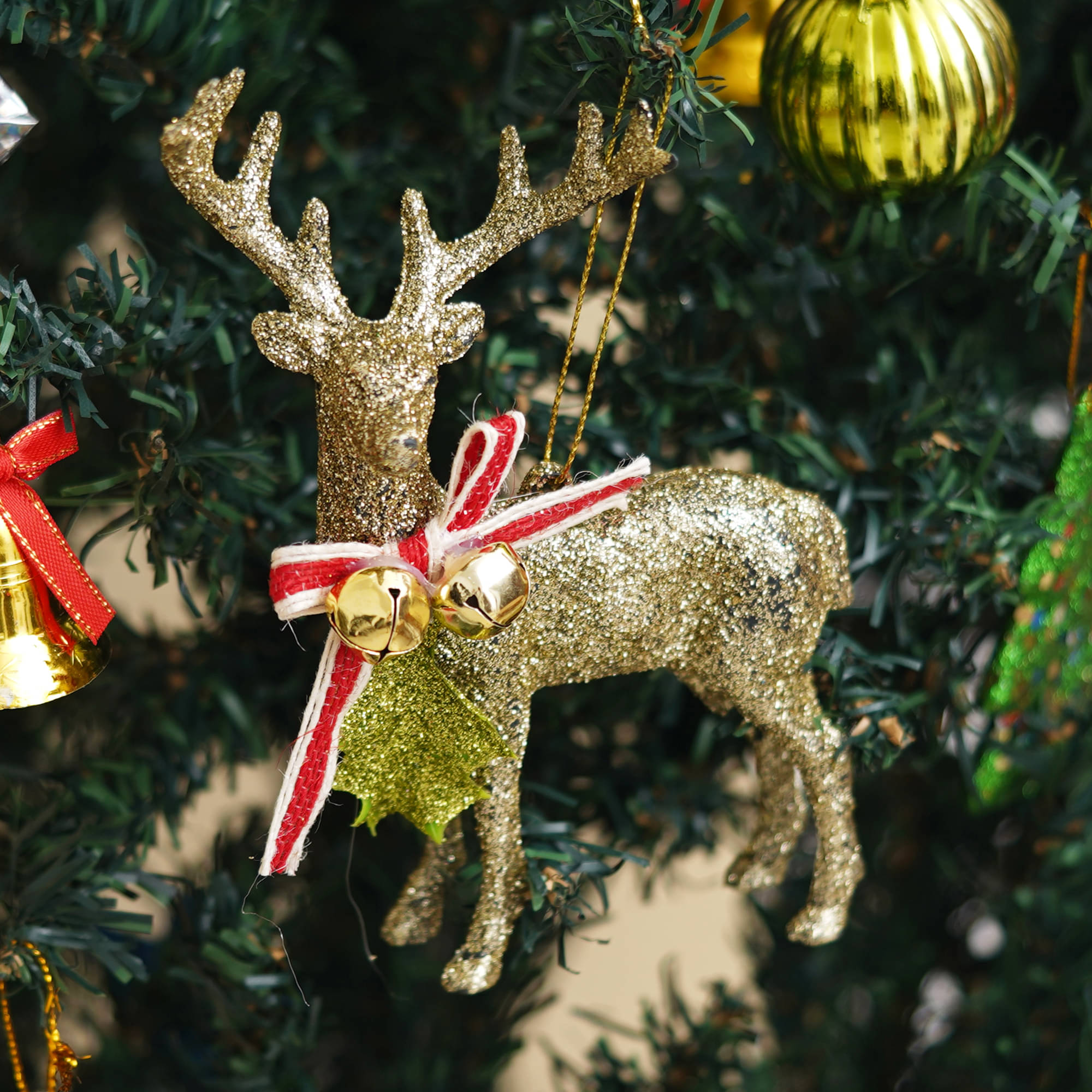 eCraftIndia Golden Reindeer Statue Christmas Decor     			eCraftIndia Golden Reindeer Statue Christmas Decor