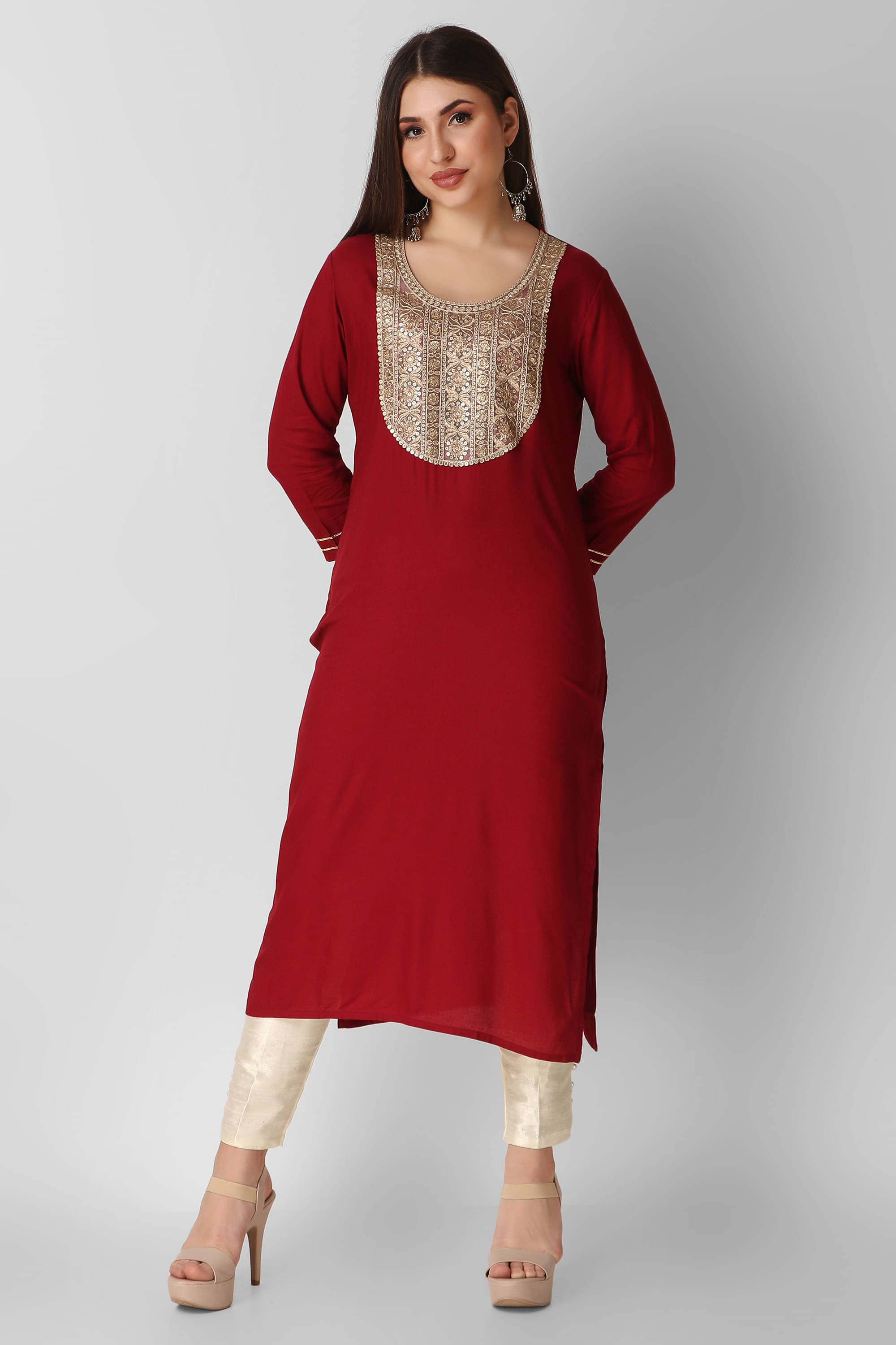    			ravishree Rayon Embellished Straight Women's Kurti - Maroon ( Pack of 1 )