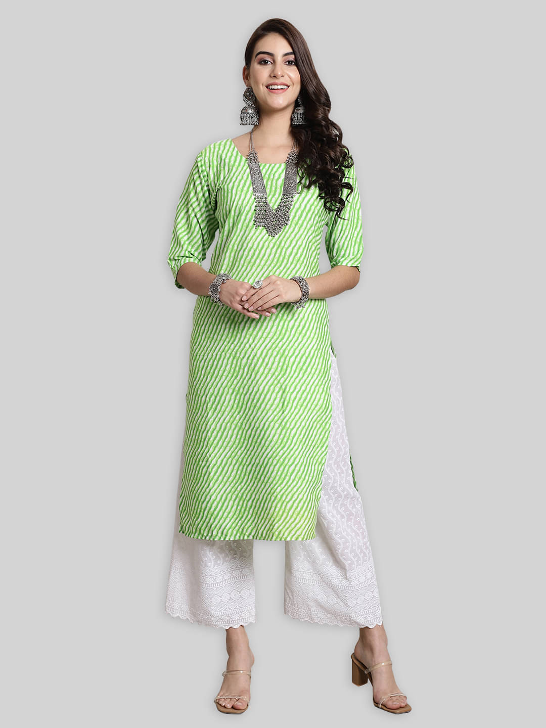 1 Stop Fashion Crepe Printed Straight Women's Kurti - Green ( Pack of 1 ) 1 Stop Fashion Crepe Printed Straight Women's Kurti - Green ( Pack of 1 )
