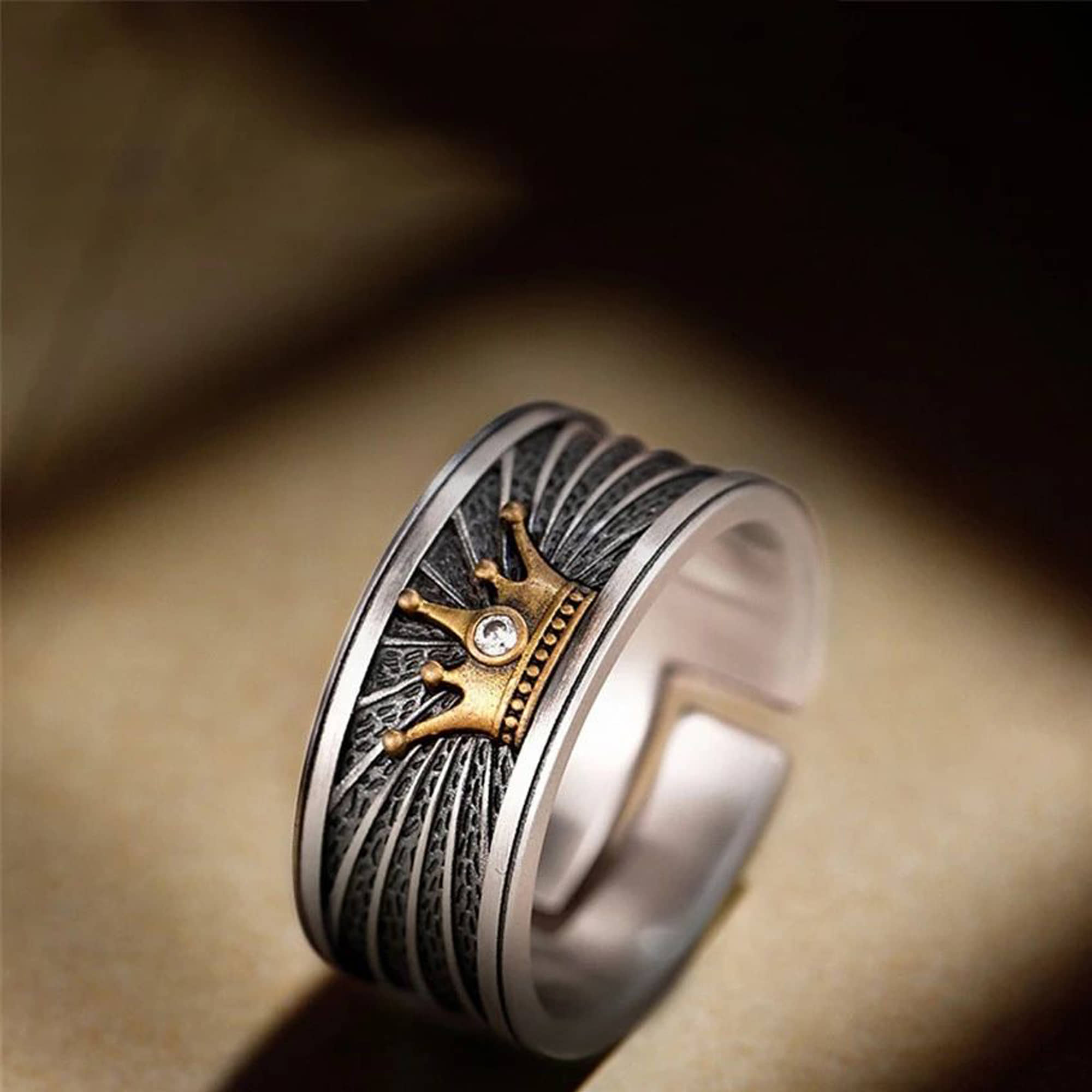 Fashion Frill Stylish Silver Ring For Men Stainless Steel Royal Crown Silver Ring For Men Boys Mens Jewellery Promise Ring
