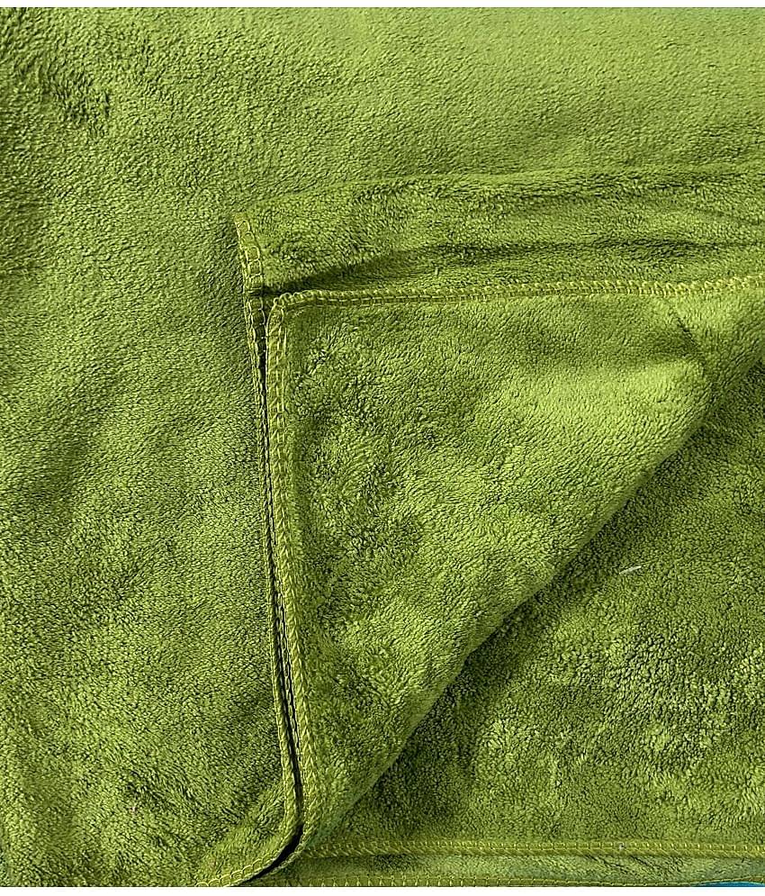 Finesse Decor Pack of 1 Microfibre 325 -GSM Bath Towel ( Green )