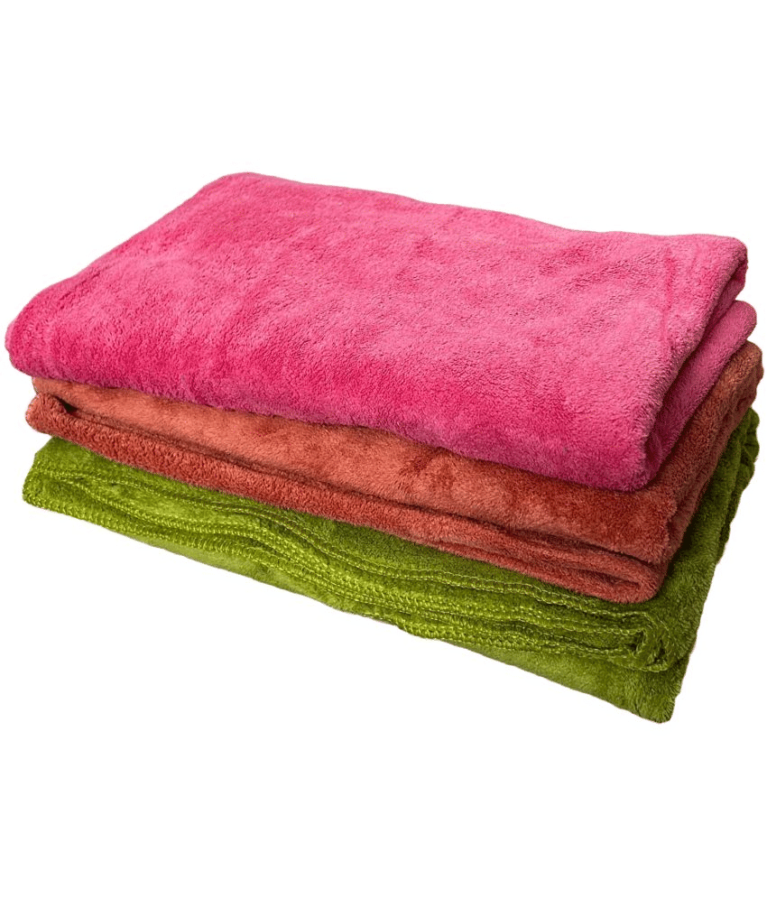     			Finesse Decor Microfibre Textured Below 300 ( Pack of 3 ) - Green
