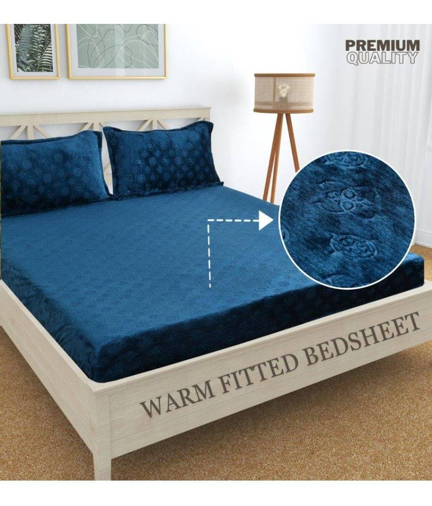     			HIDECOR Woollen Abstract 1 Bedsheet with 2 Pillow Covers - Blue