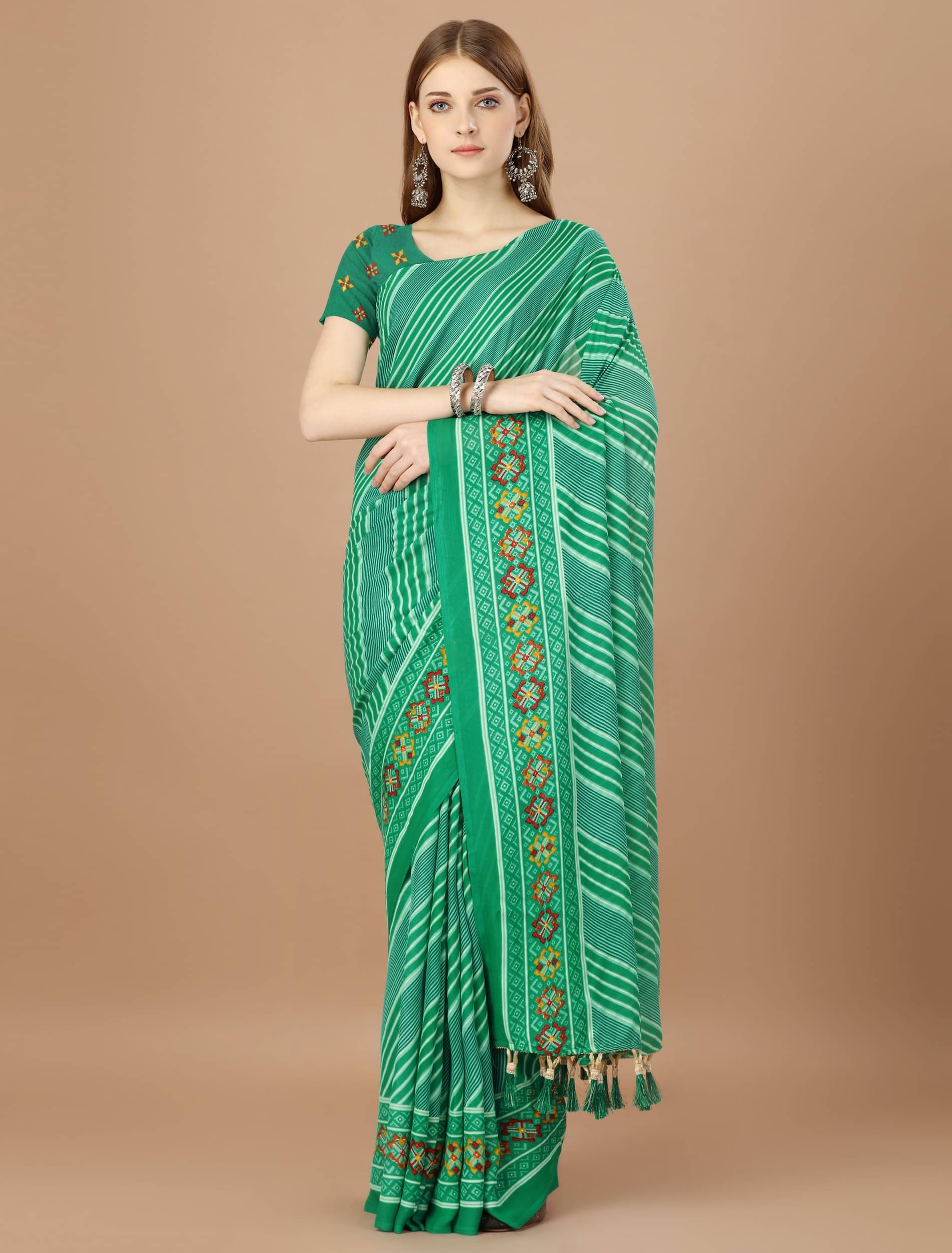     			Rekha Maniyar Georgette Striped Saree With Unstitched Blouse Piece ( Green )