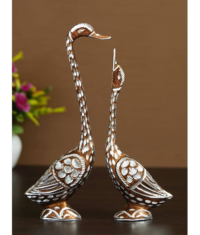 eCraftIndia Set of 2 Brown & Silver Kissing Swan Couple Handcrafted Figurine Showpieces eCraftIndia Set of 2 Brown & Silver Kissing Swan Couple Handcrafted Figurine Showpieces