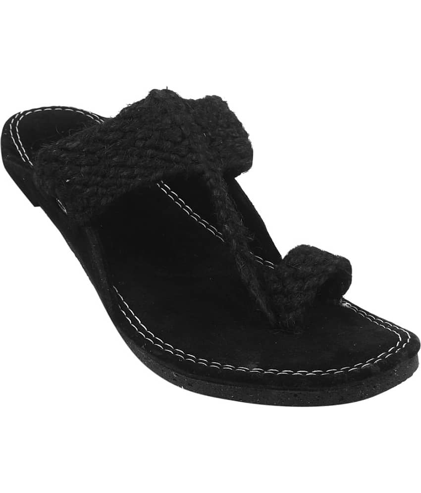 Apratim Black Men's Kolhapuris - Ethnic Shoes | Buy online on ZillyBuy