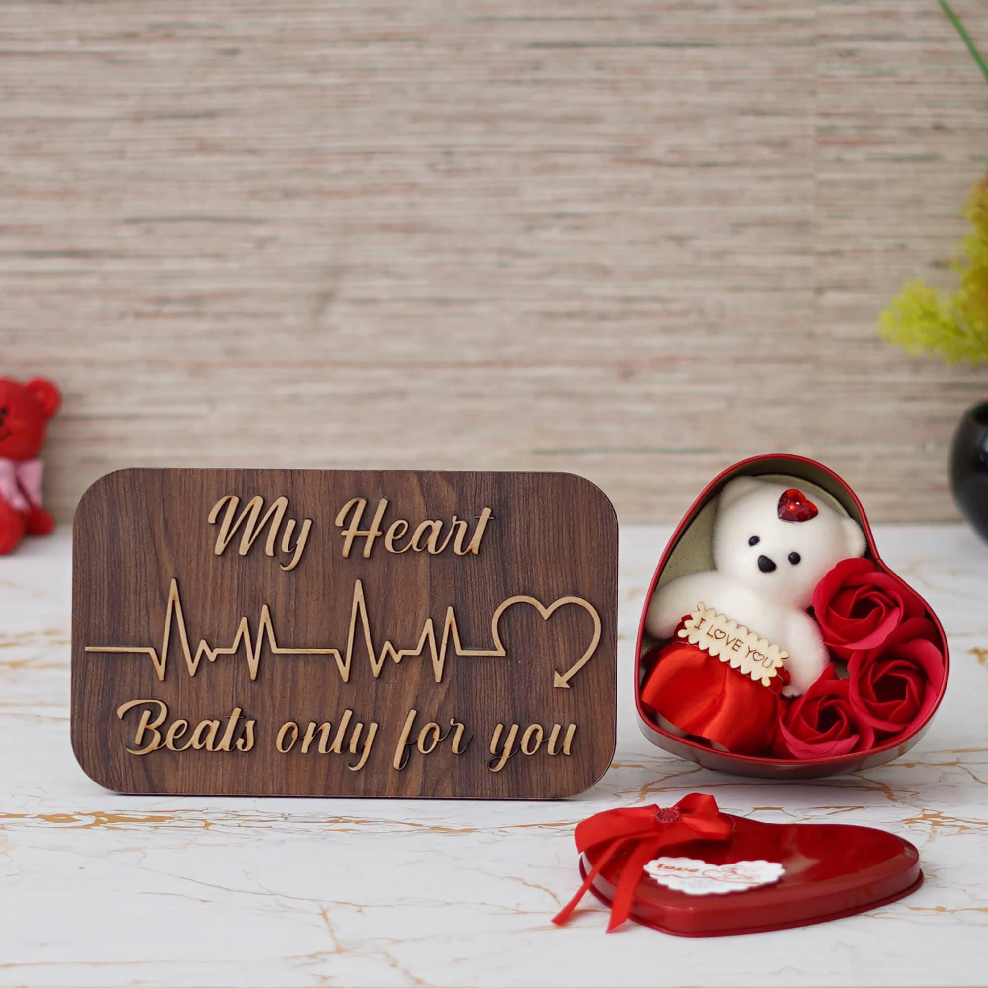     			eCraftIndia Brown Wood Valentine Hamper